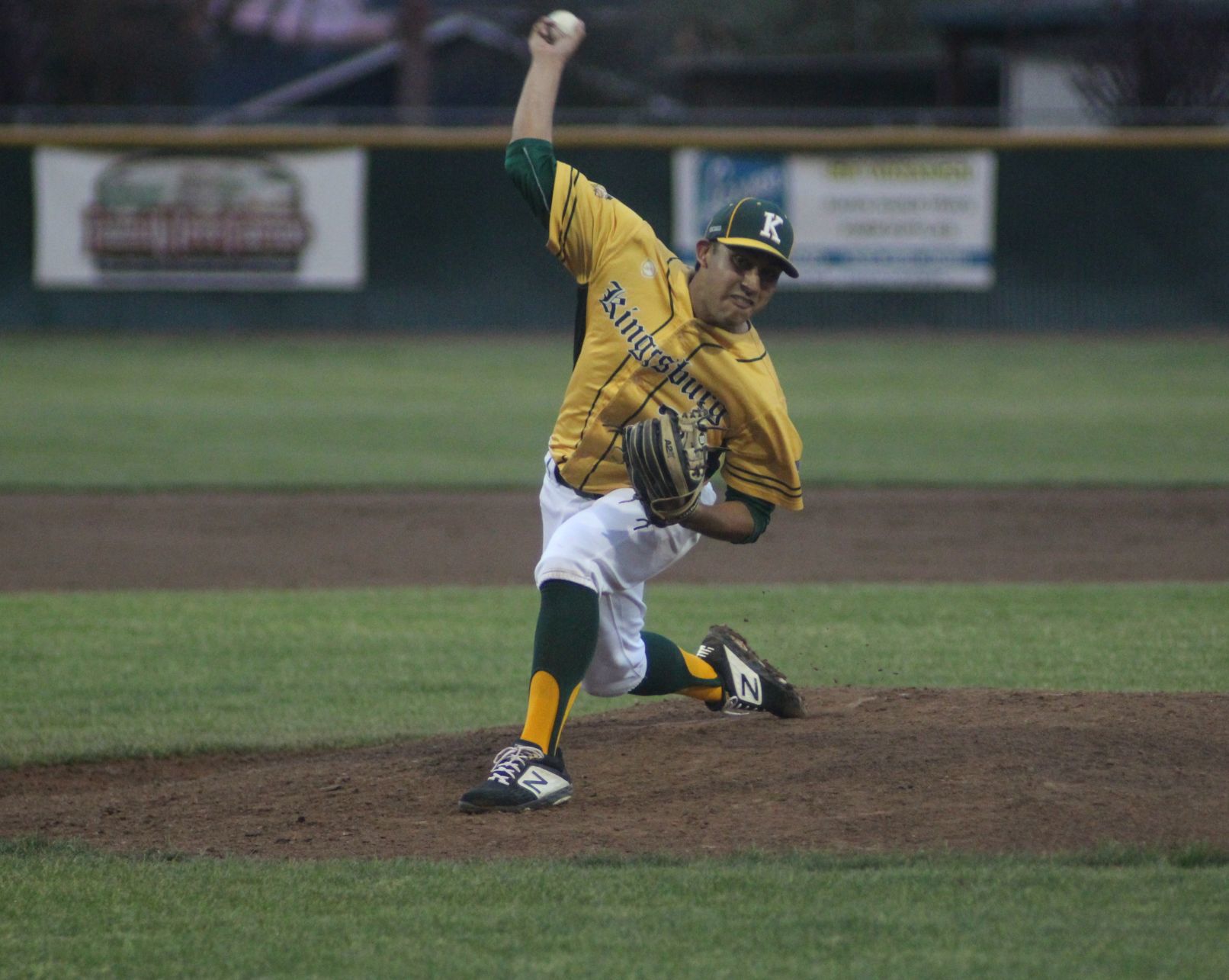 Kingsburg tops Selma